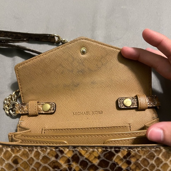 Michael Kors crossbody wallet - Picture 4 of 5